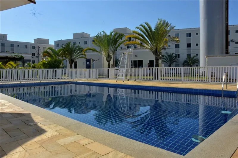 Apto 2 quartos, 2 piso, piscina, clube, área de churrasco, portaria 24 horas - 