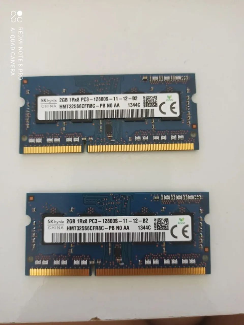 Memória RAM DDR3 2GB SK Hynix HMT325S6CFR8C-PB Notebook - 2 unidades