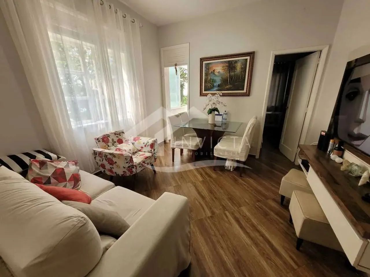 EXCELENTE QUARTO E SALA SUPER ACONCHEGANTE