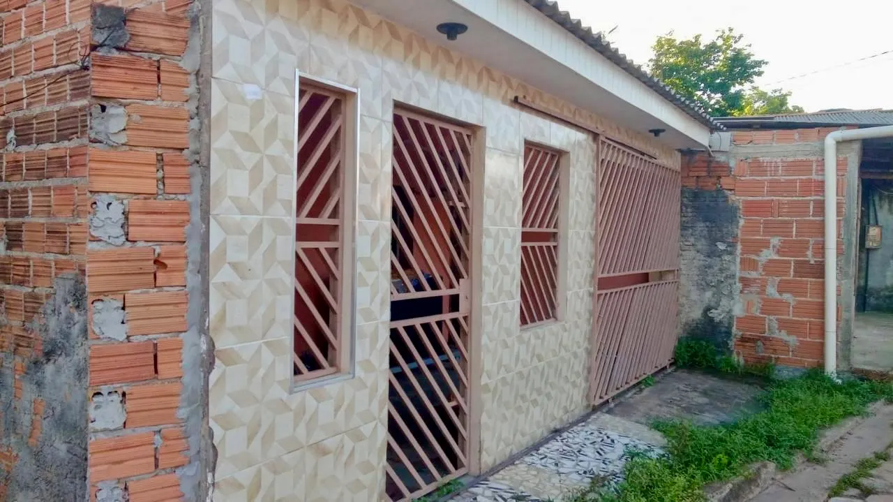 CASA EM SANTANA 