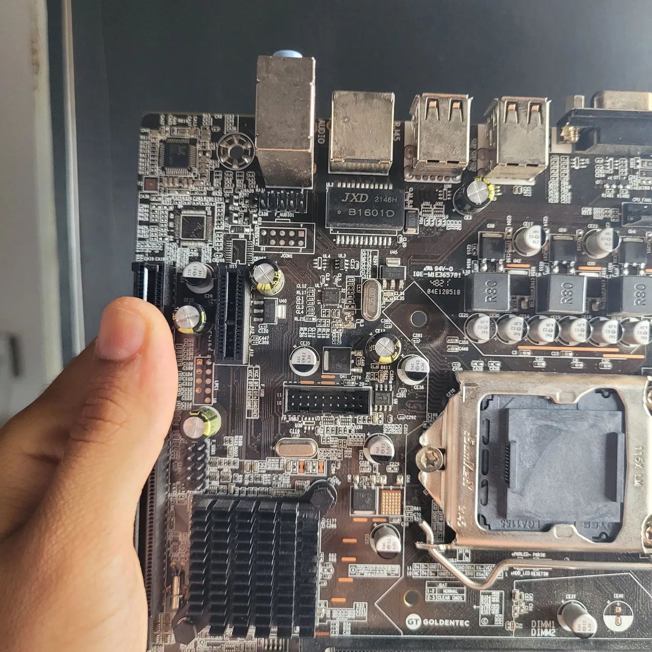 (Defeito)Placa mãe Goldentec gt h61 m2 DEFEITO - Foto 5