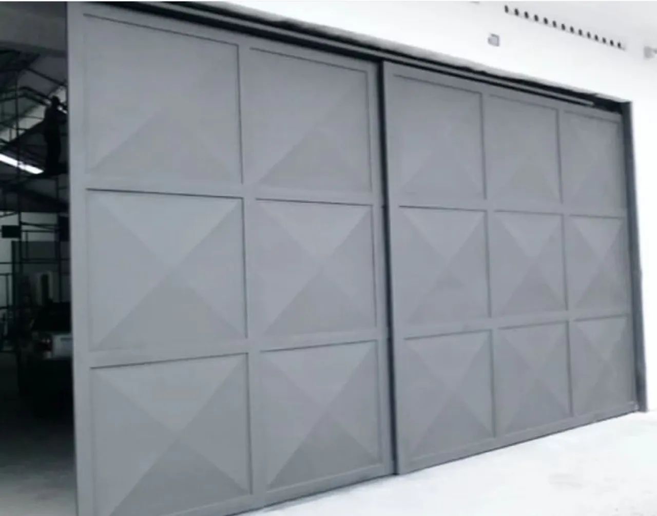 Portão de chapa em aço em diversos modelos. Instalado. - Foto 3