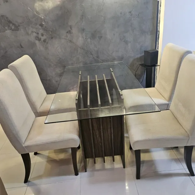 Mesa jantar com tampo de vidro + 4 cadeiras + 2 banquetas