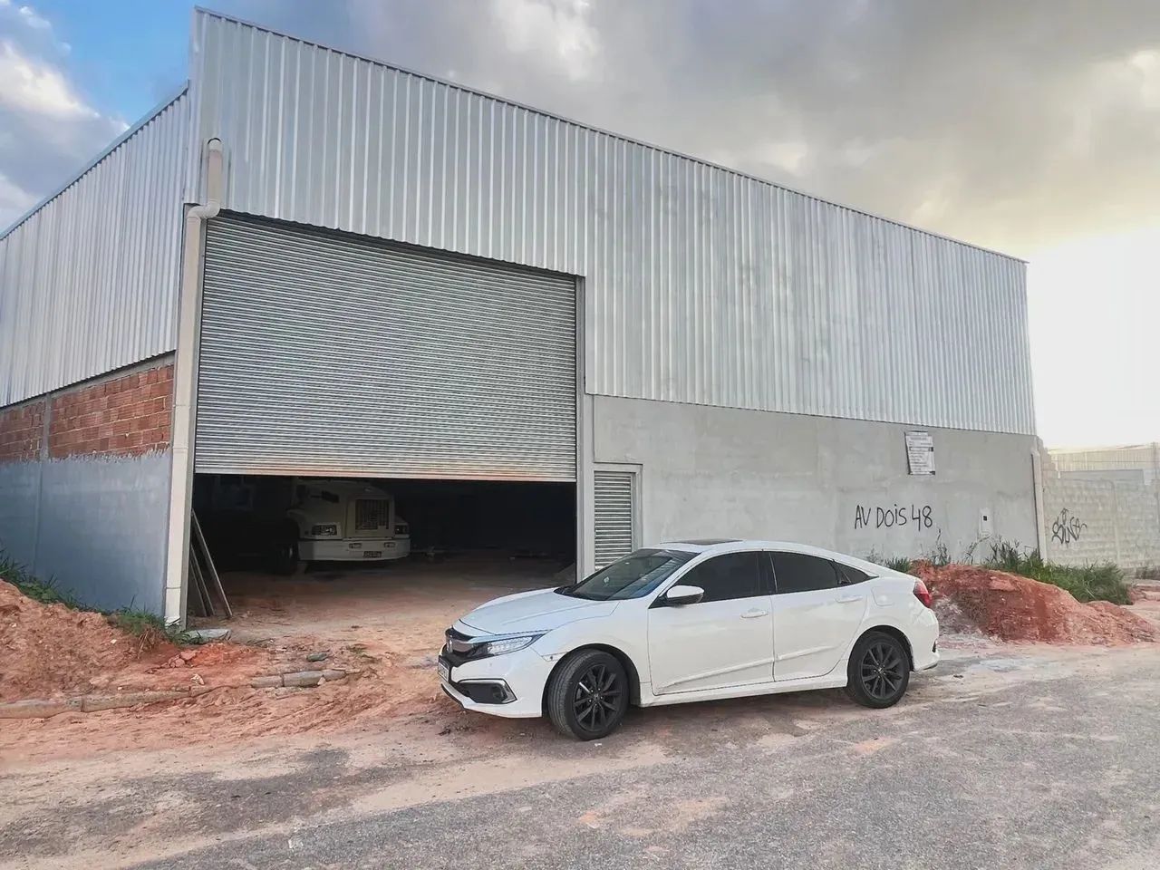 ALUGA-SE GALPÃO  MONTE VERDE, BETIM - PRIMOR IMÓVEIS - 600 m²