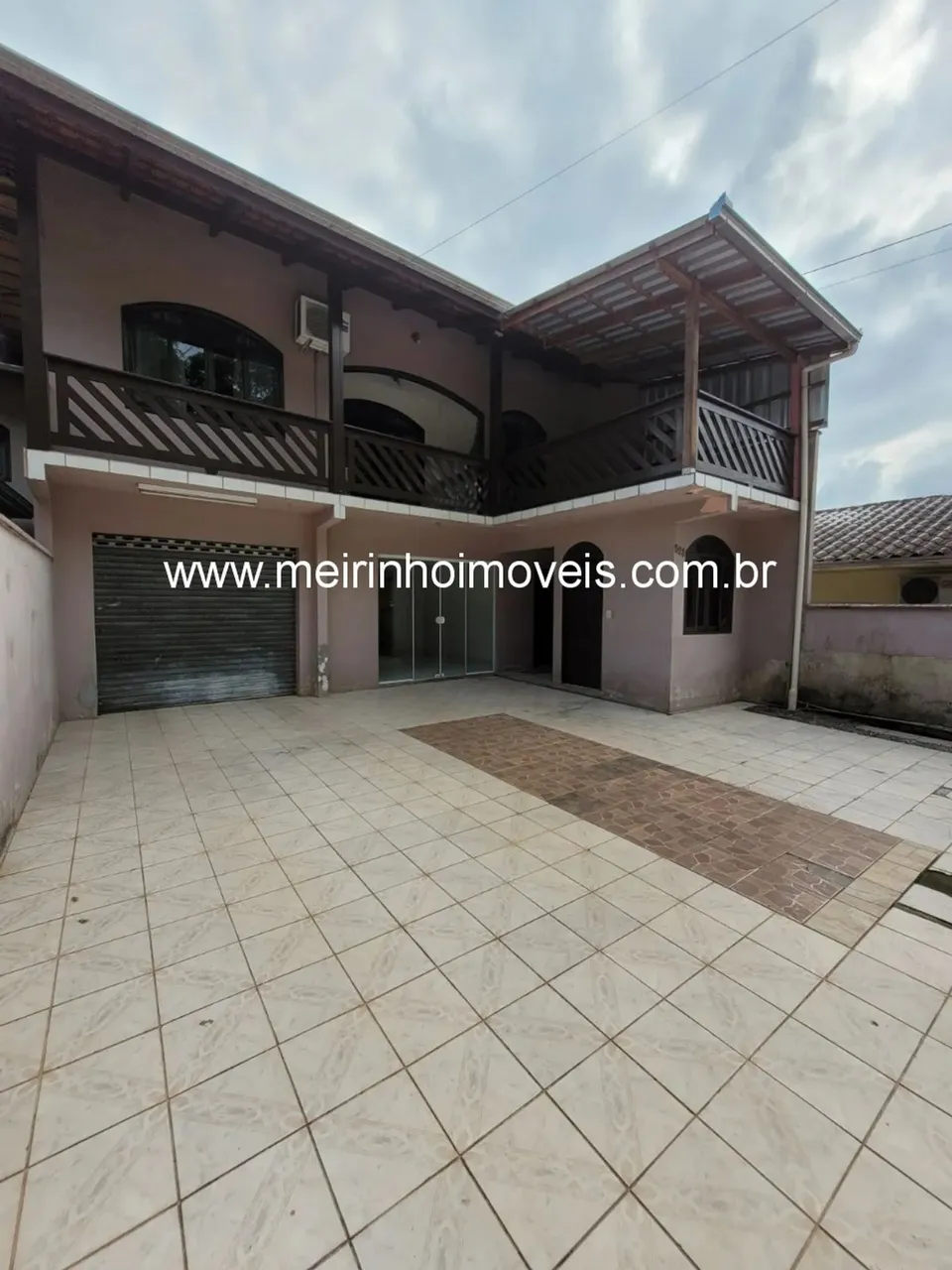 Apartamento Térreo para Locação em Petrópolis, Joinville ? 1 Quarto, Estacionamento ? R$95