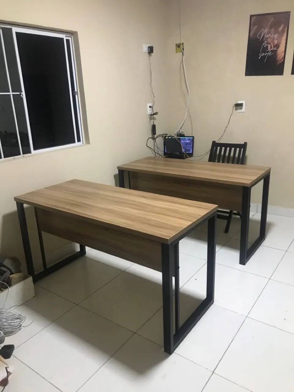 Móveis para seu escritório!Mesas de escritório com design moderno e funcional