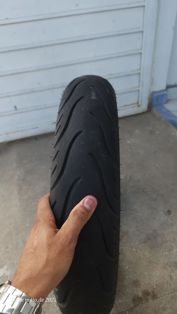 Pneu technic aro17 dianteiro, em ótimo estado.