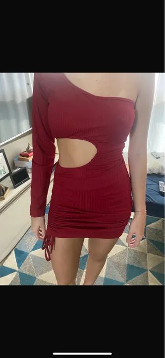 Vestido Vermelho com Decote e Manga Longa, novo