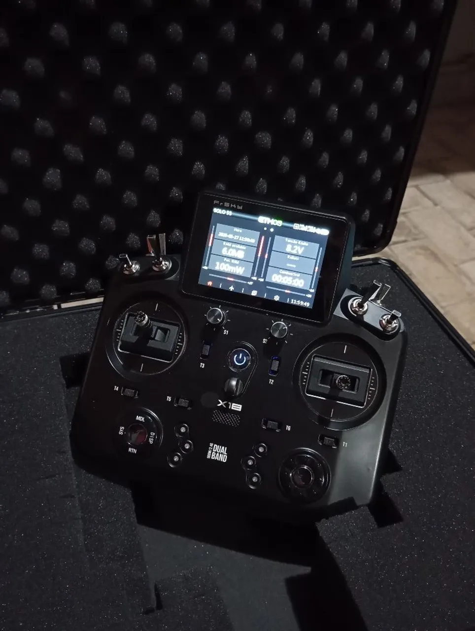 Rádio Controle FrSky X18