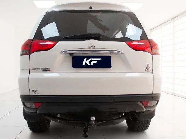 Mitsubishi Pajero Dakar 3.2 HPE 7 Lugares 2015 Branca Completa - Foto 4