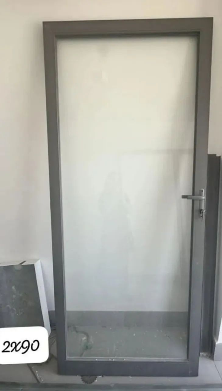 Porta de vidro com vista para varanda - Foto 3