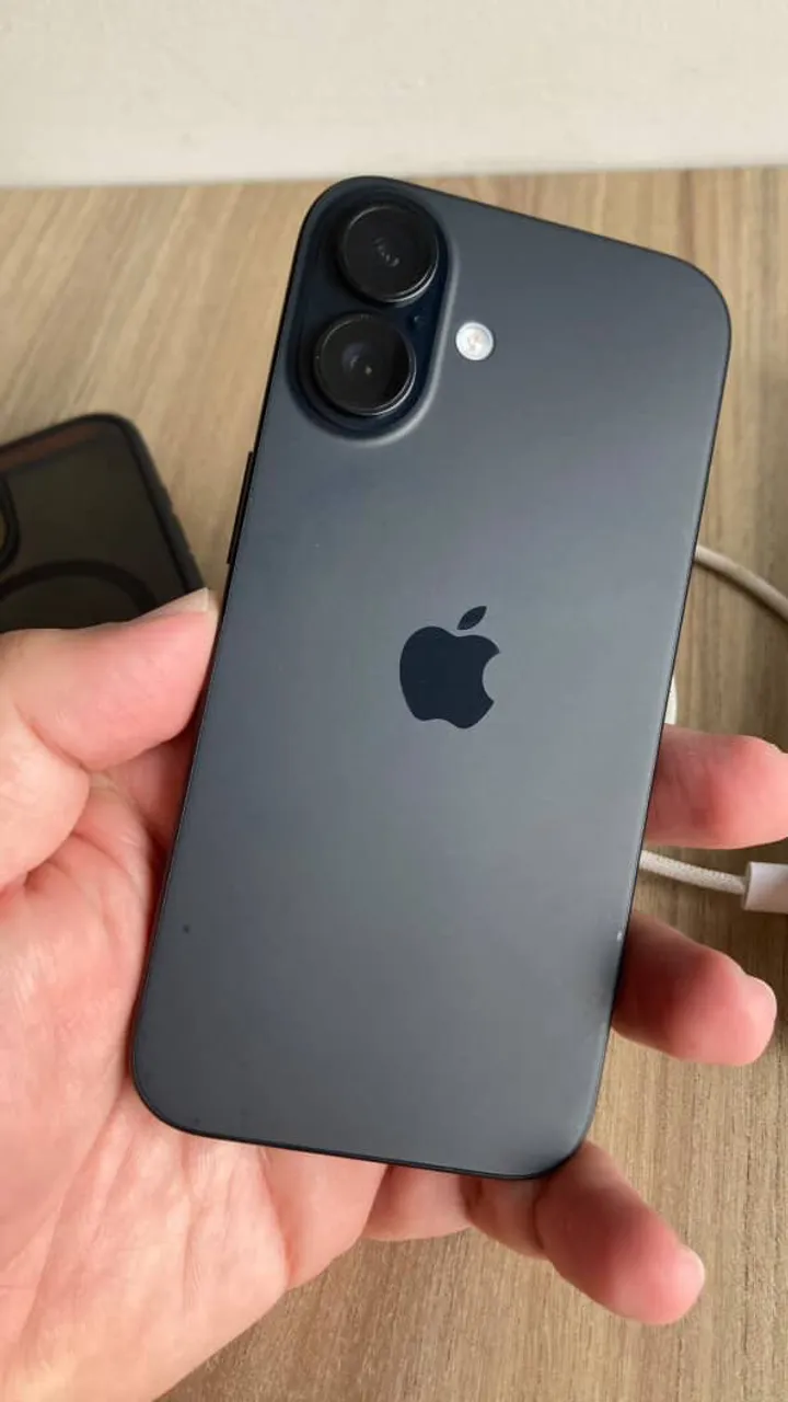 Vendo iPhone 16 Space Grey 256GB - Garantia até 02/26