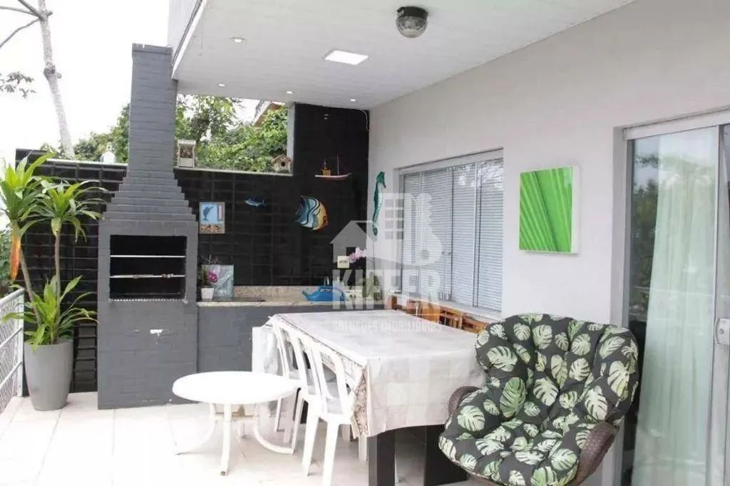 Casa de alto padrão com 4 quartos e 2 suítes em São Francisco
