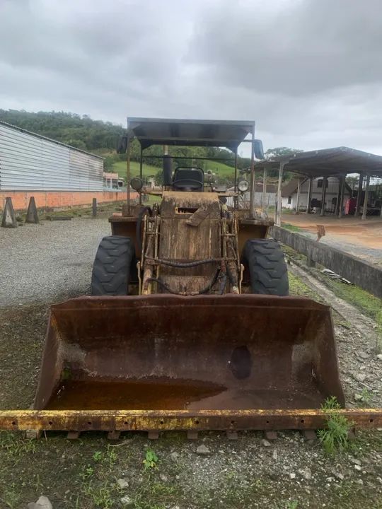 Pá Carregadeira Case W7E - 1987