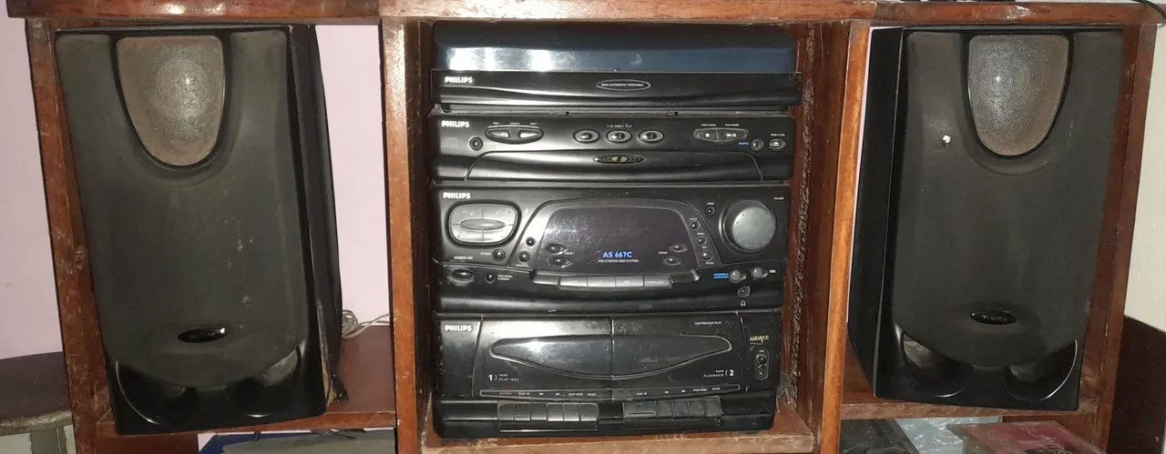 Som Philips com toca-fitas e CD