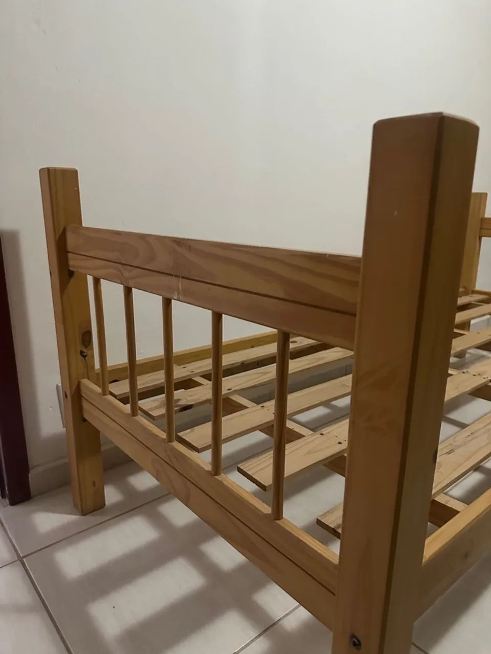 Cama de solteiro64341864491778122