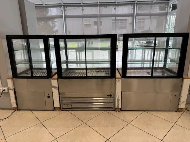 Conjunto de vitrine quente fria e neutra para cafe ou padaria semi nova - Foto 2
