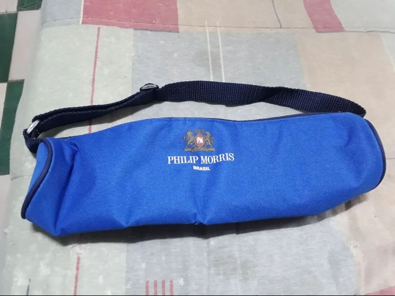 Necessaire bolsa térmica comemorativa PHILIP MORRIS BRASIL com alça! (NOVA) 35 cm<br> - Foto 2