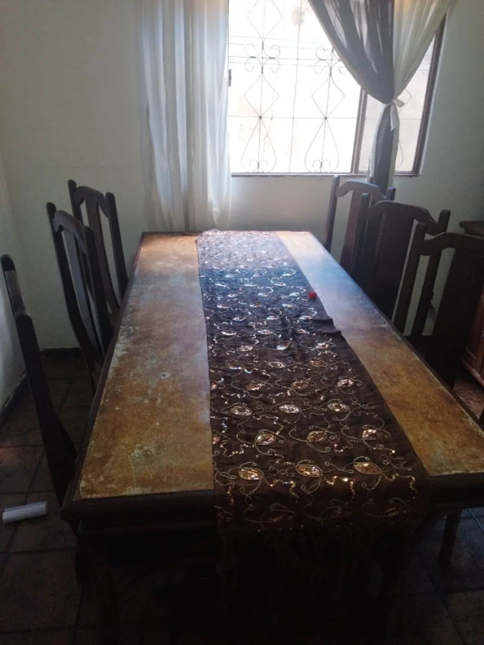 Mesa de jantar com oratório 64842834333826121