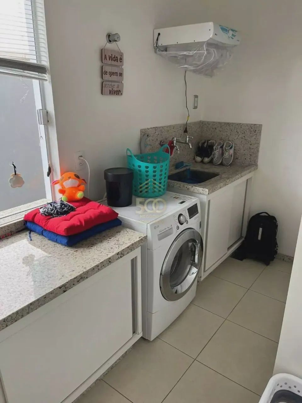 DU/ Casa à venda 3 dormitórios no Pagani, com 3 vagas de garagem e sacada com churrasqueir - Foto 4