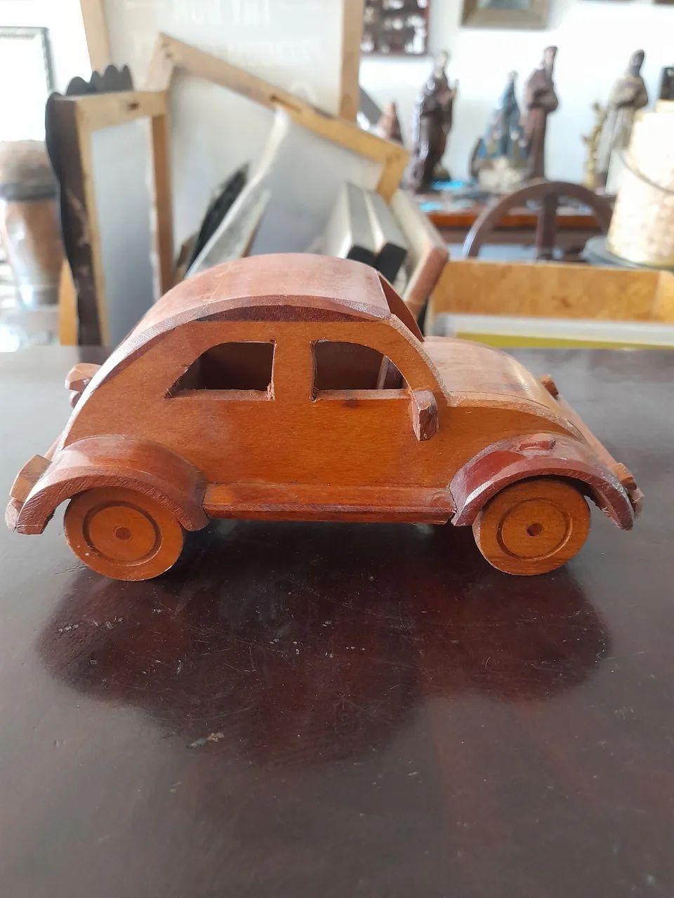 Miniatura de madeira artesanal modelo fusca - Foto 2