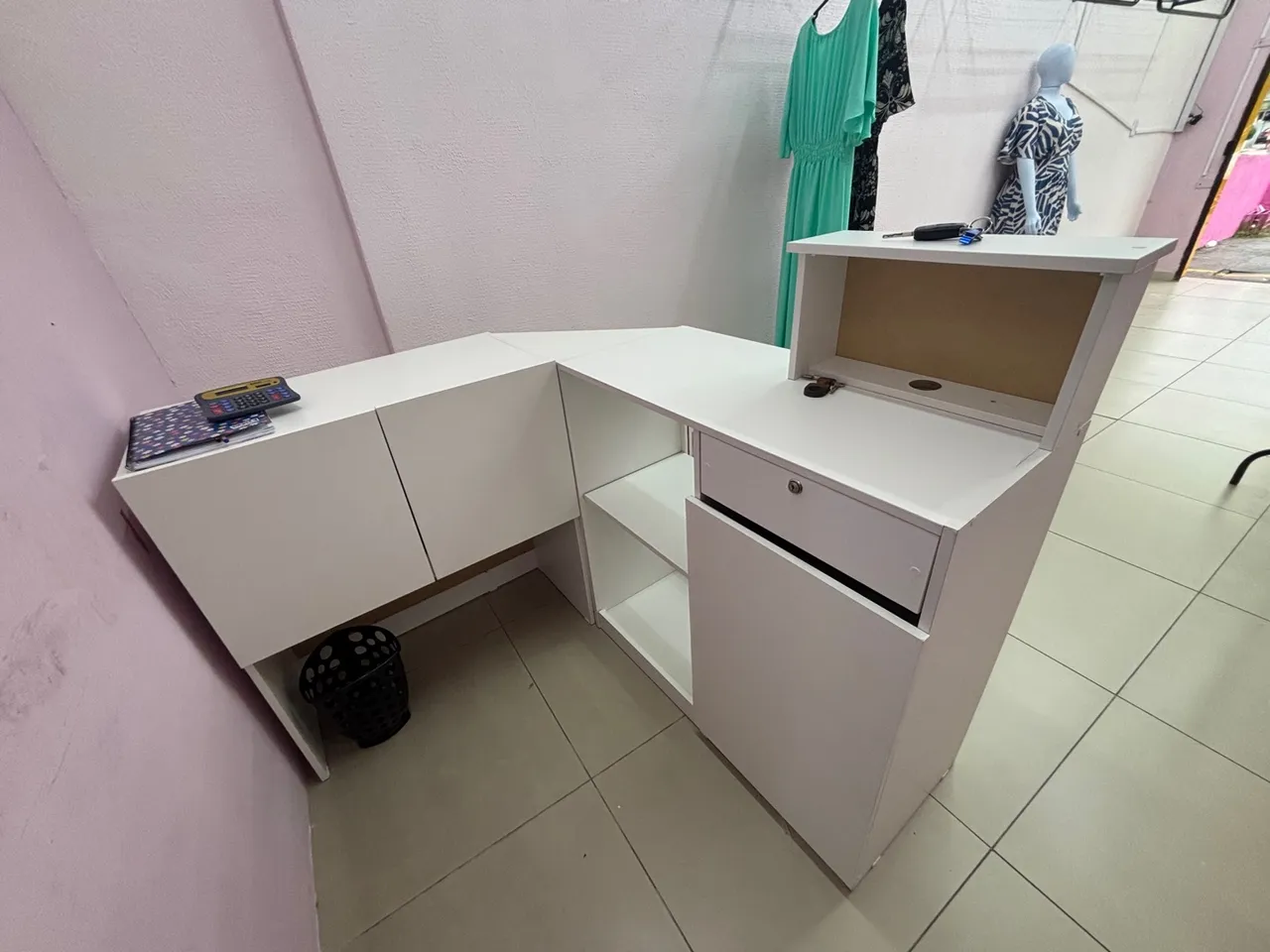 Balcão Comercial Branco em L