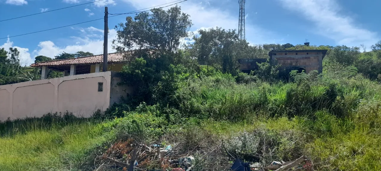 Iguaba Grande - Terreno com casa para terminar