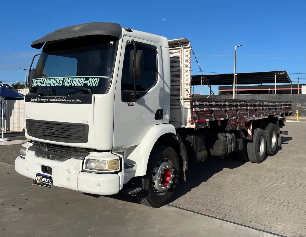 CAMINHÃO VOLVO VM 210 / ANO (2004)  - Foto 8