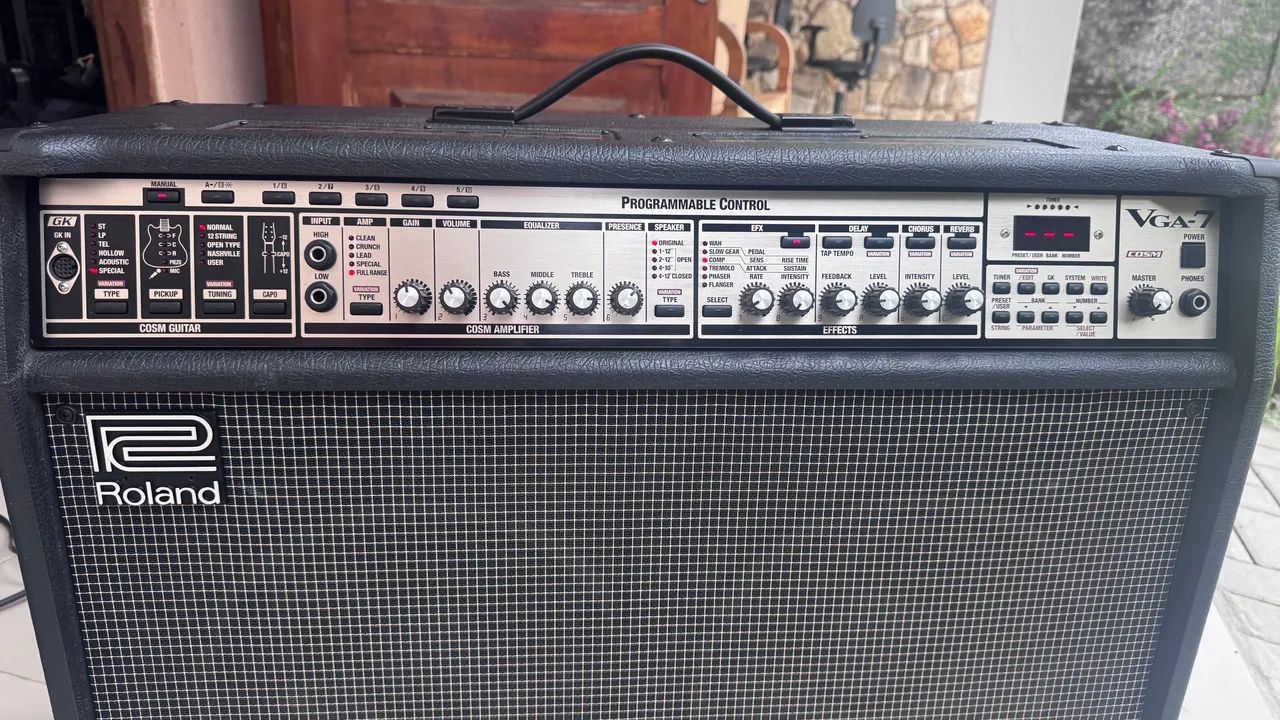 Amplificador Guitarra Violão Roland VGA-7 Black - Foto 2