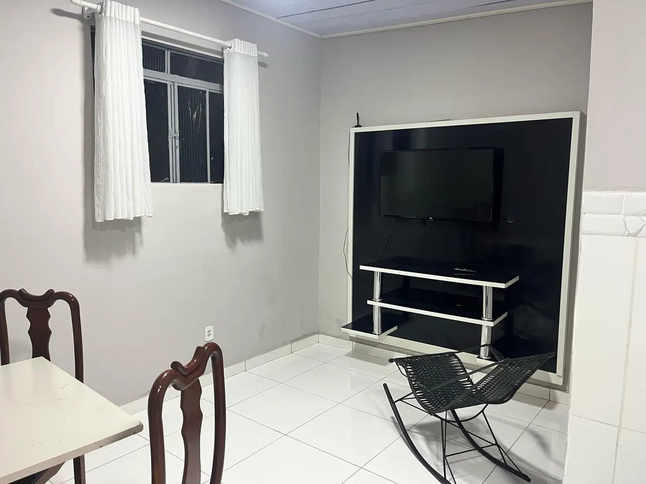 KITNET MOBILIADA DISPONÍVEL PARA ALUGUEL