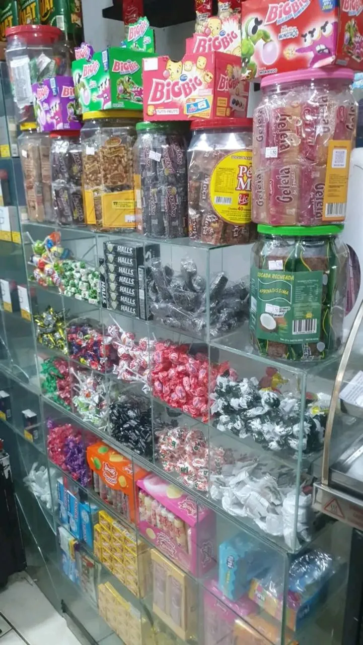 Coisas pra depósito de bebidas em Itapuã