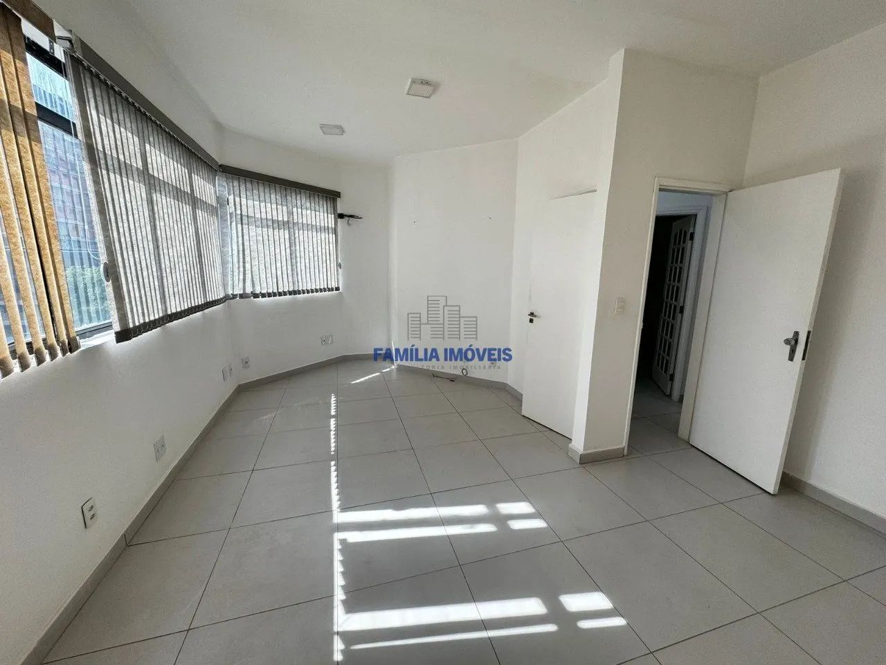 Comprar sala comercial na Pompéia em Santos - Foto 2