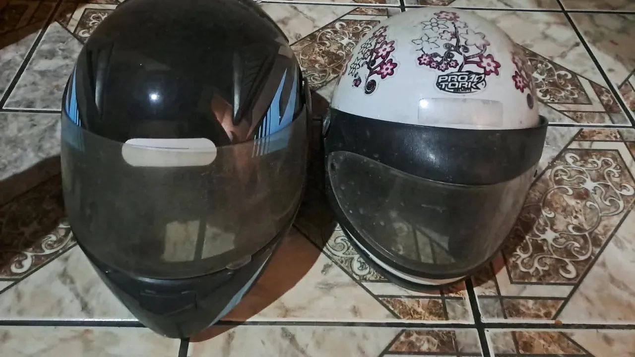 Capacetes usados