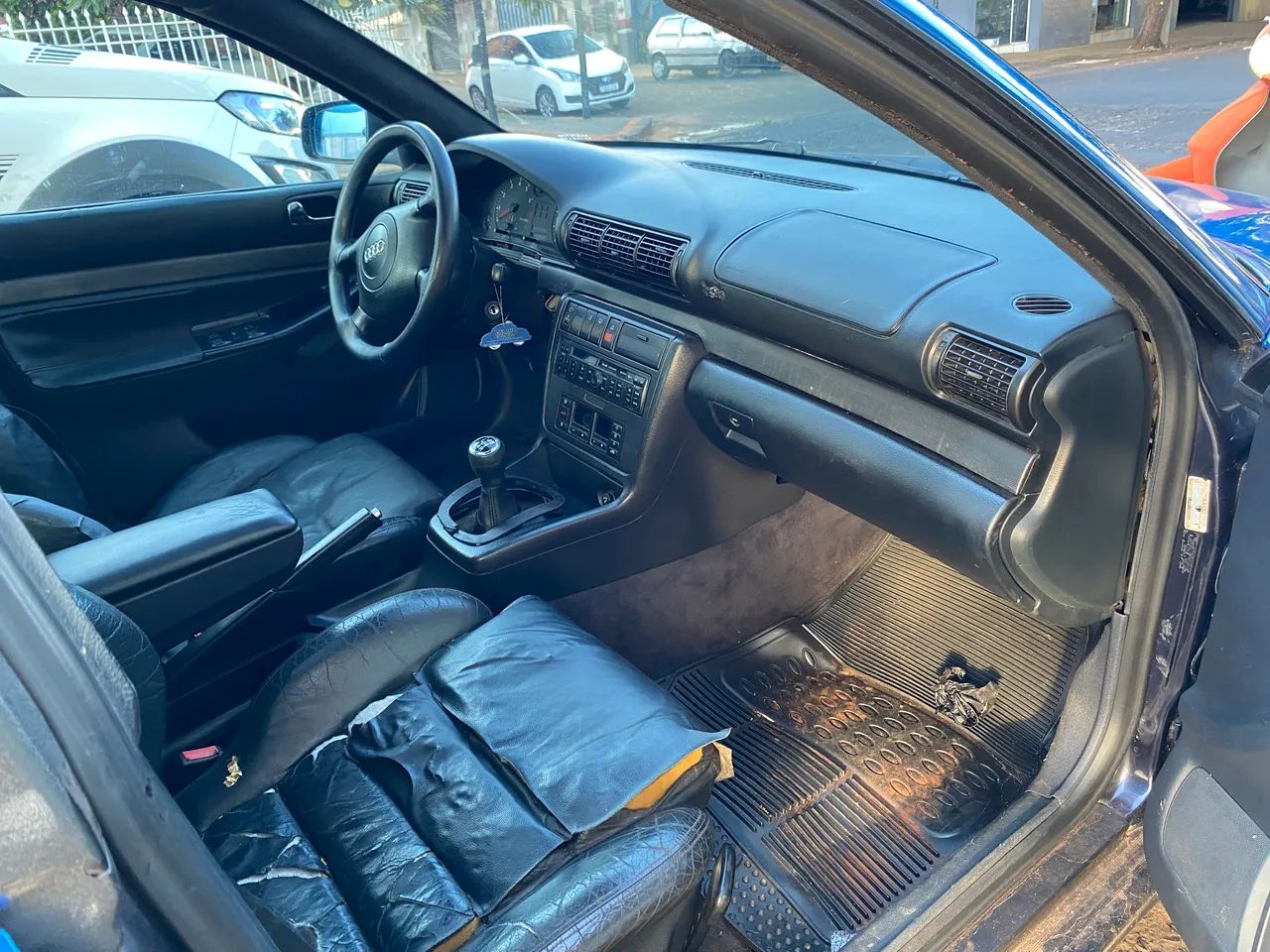 Audi A4 1.8 Avant Mec. 1998 - Foto 3