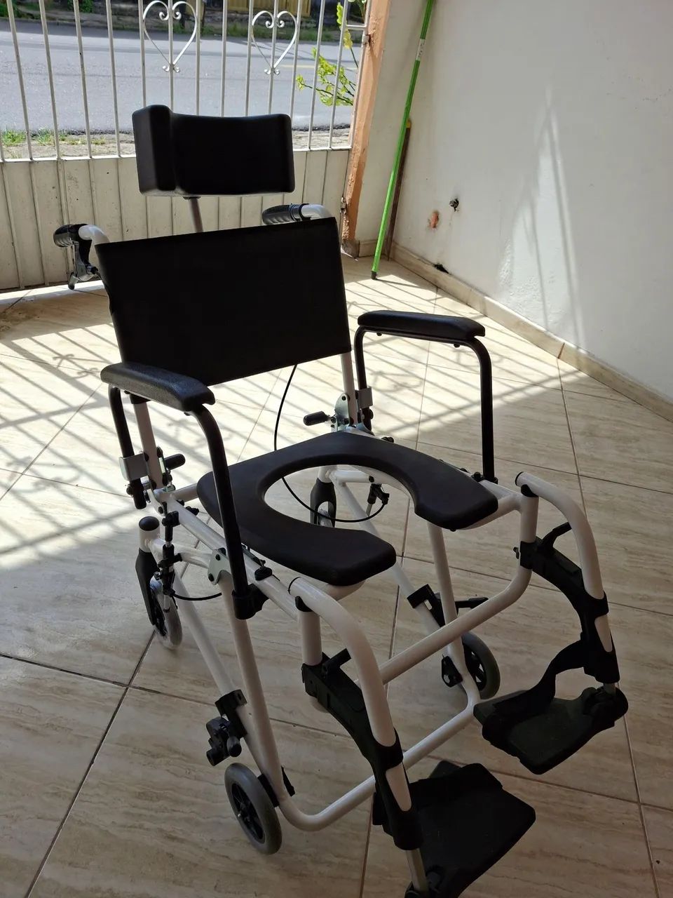 CADEIRA DE BANHO TETRAPLEGICO  - Foto 2