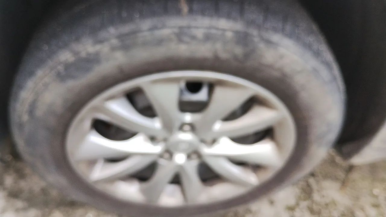 Jogo de rodas de ferro com pneu Bridgestone, aro 16(215/60R16) 95V. - Foto 2