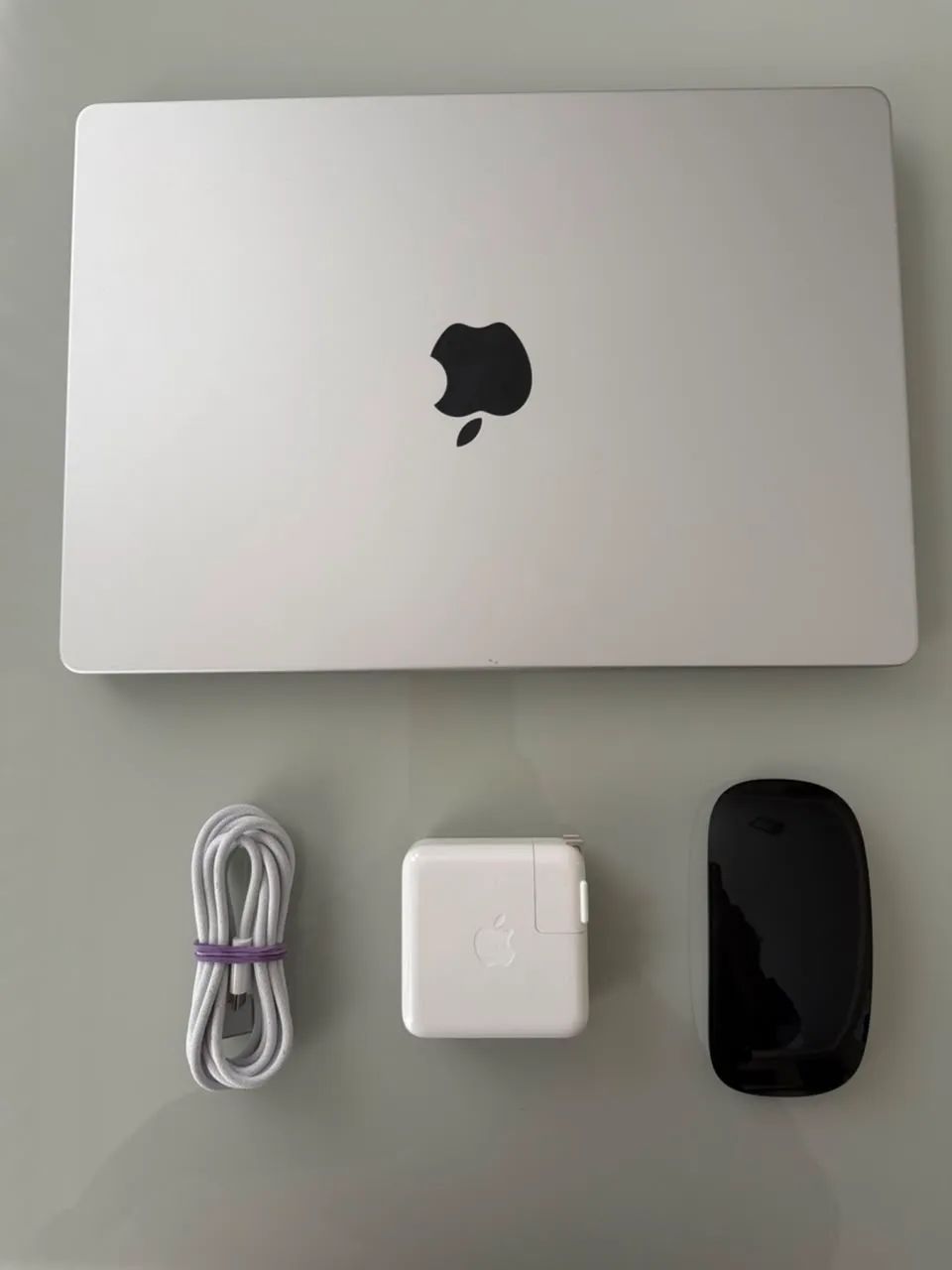 MacBook Pro M 5