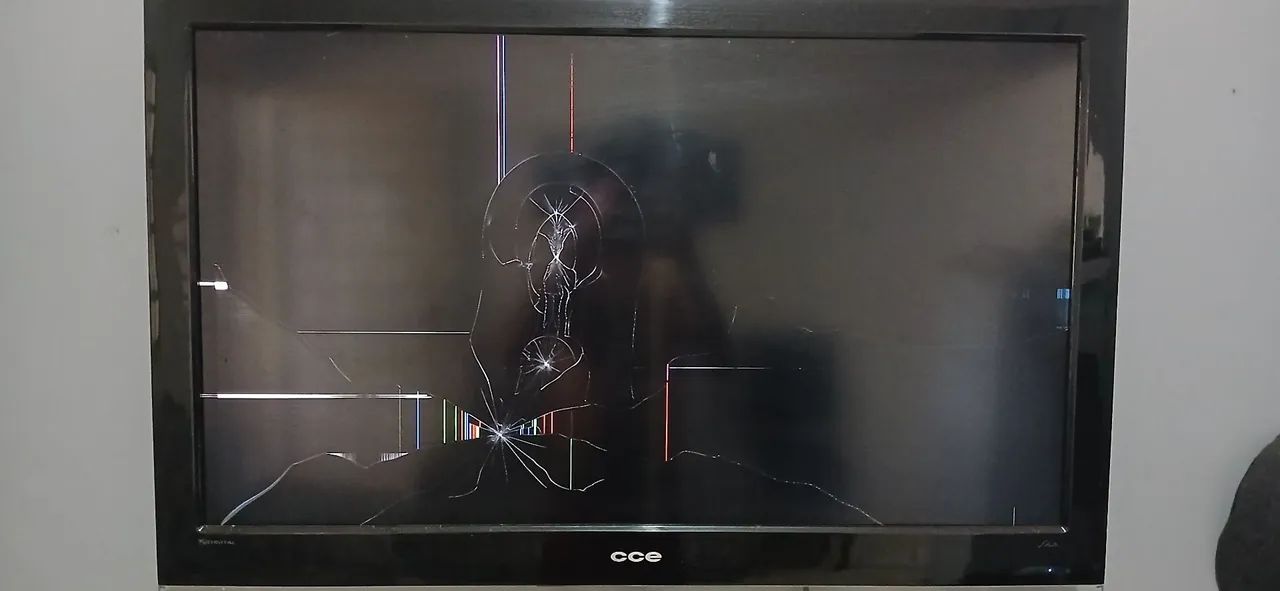 Tv LCD 42 para retirada de peças - Foto 2