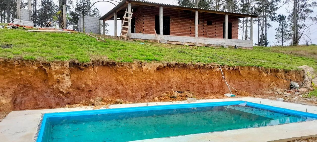 Chácara com Piscina em São Lourenço da Serra - 1.500m²