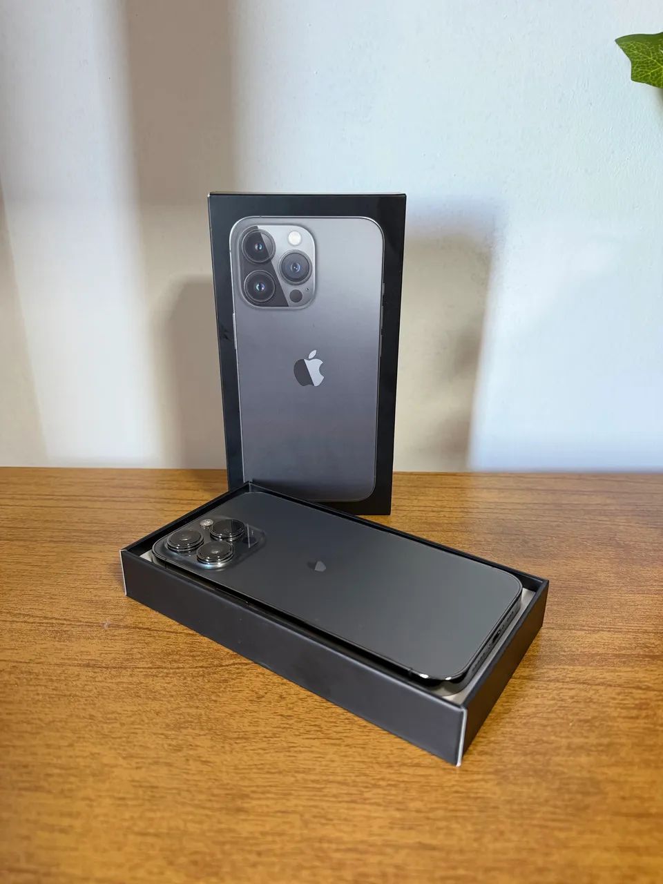 iPhone 13 Pro 256GB グラファイト iOS18 Iphone 13 pro 256gb Cinza Bem Cuidado com Caixa - Celulares e