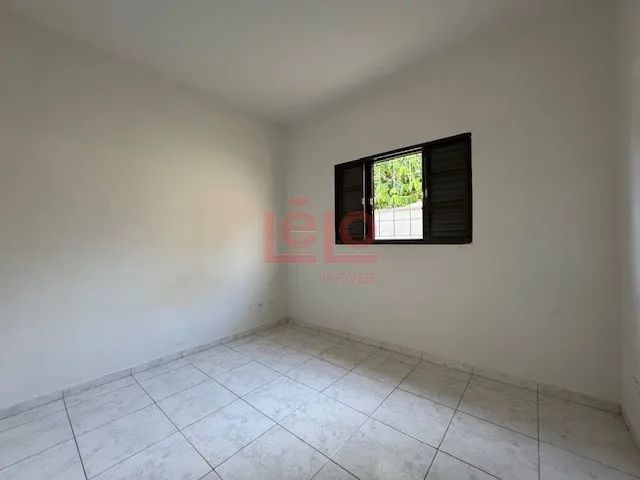 Casa para alugar no Jardim Piatã em Maringá, com 2 quartos e 2 vagas de garagem - Foto 5