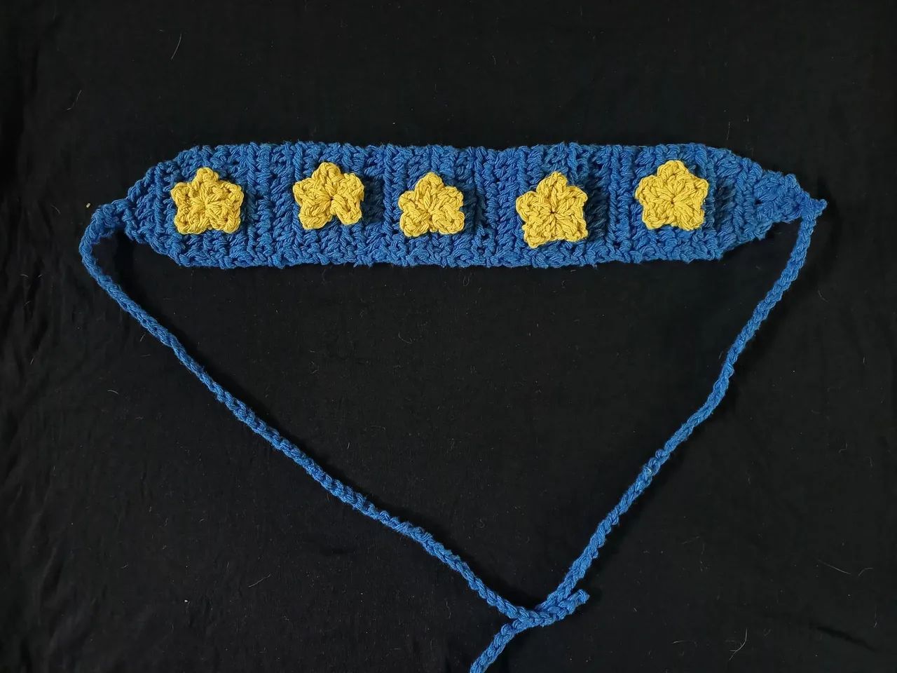 Tiara de Crochê Feita à Mão - Azul com Estrelas Amarelas