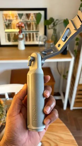 DJI RS 4 Mini COMBO - Com Rastreamento Inteligente e Handle Extra - Foto 2