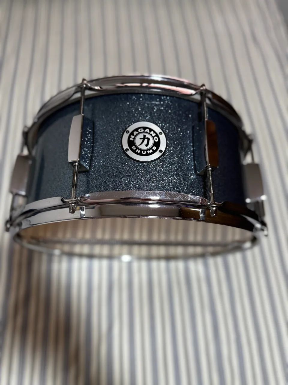 Caixa Nagano Garage rock 14x6