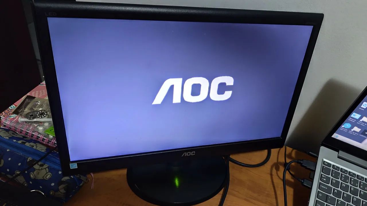 Monitor AOC LED 18,5" - Funcionando