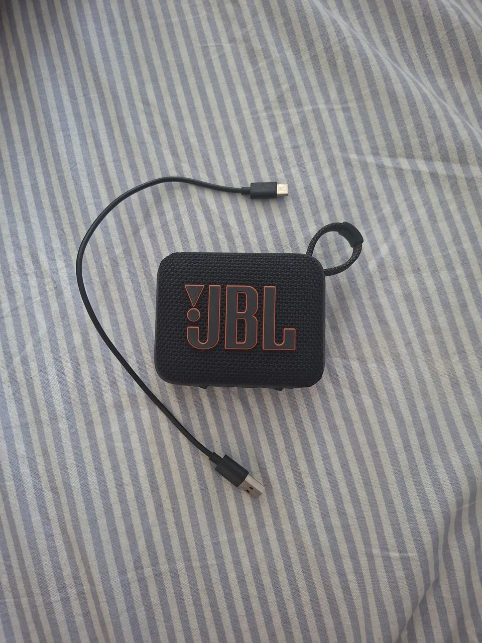 Jbl go 4 preta
