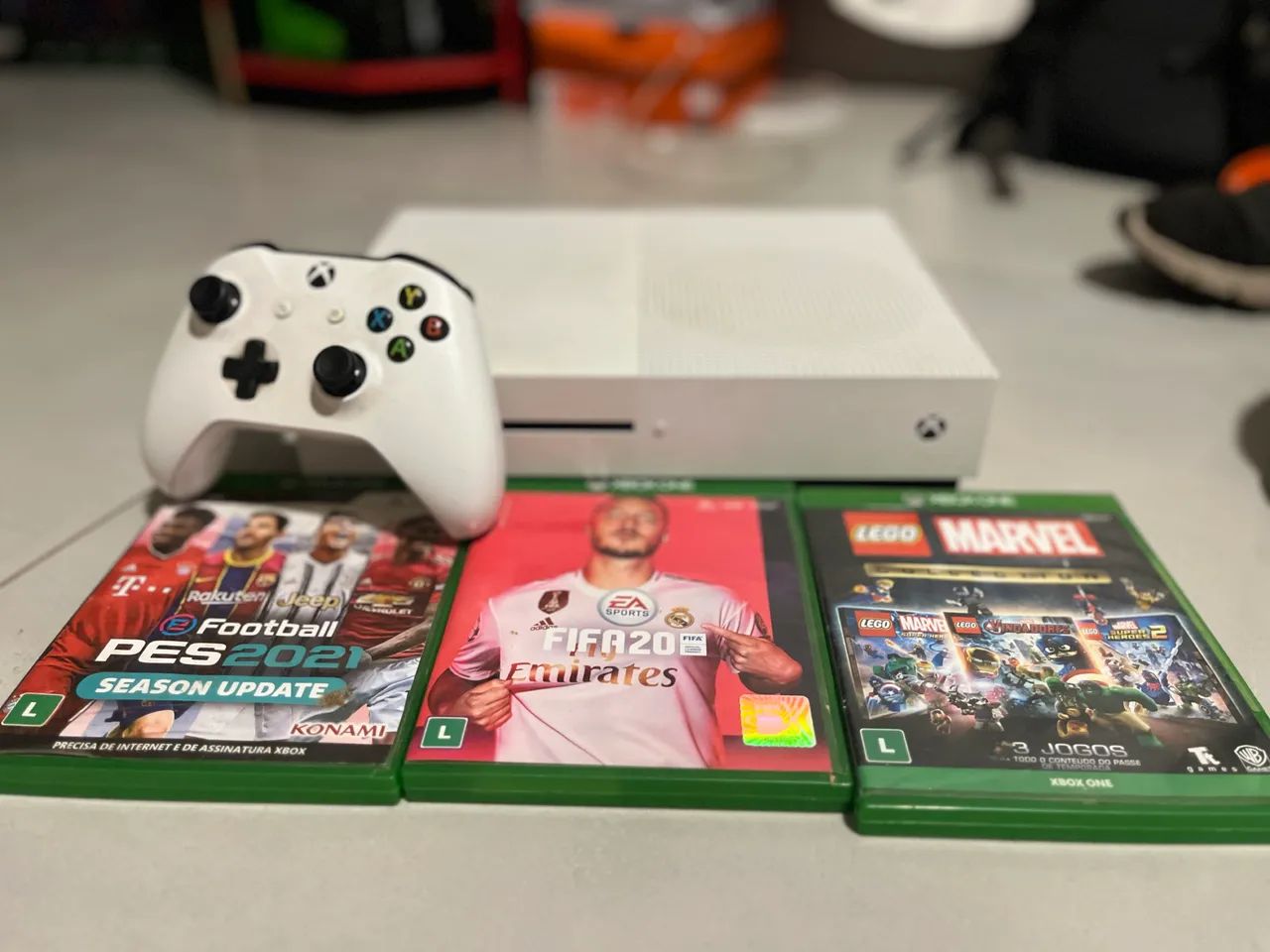Xbox One S Branco de 1TB com 3 Jogos - Foto 2