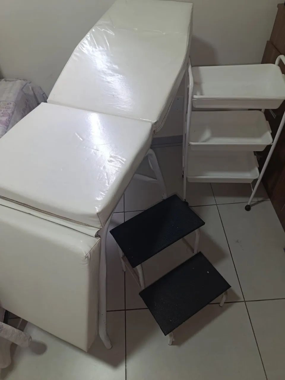 Maca reclinável,carrinho auxiliar e escadinha - Foto 2
