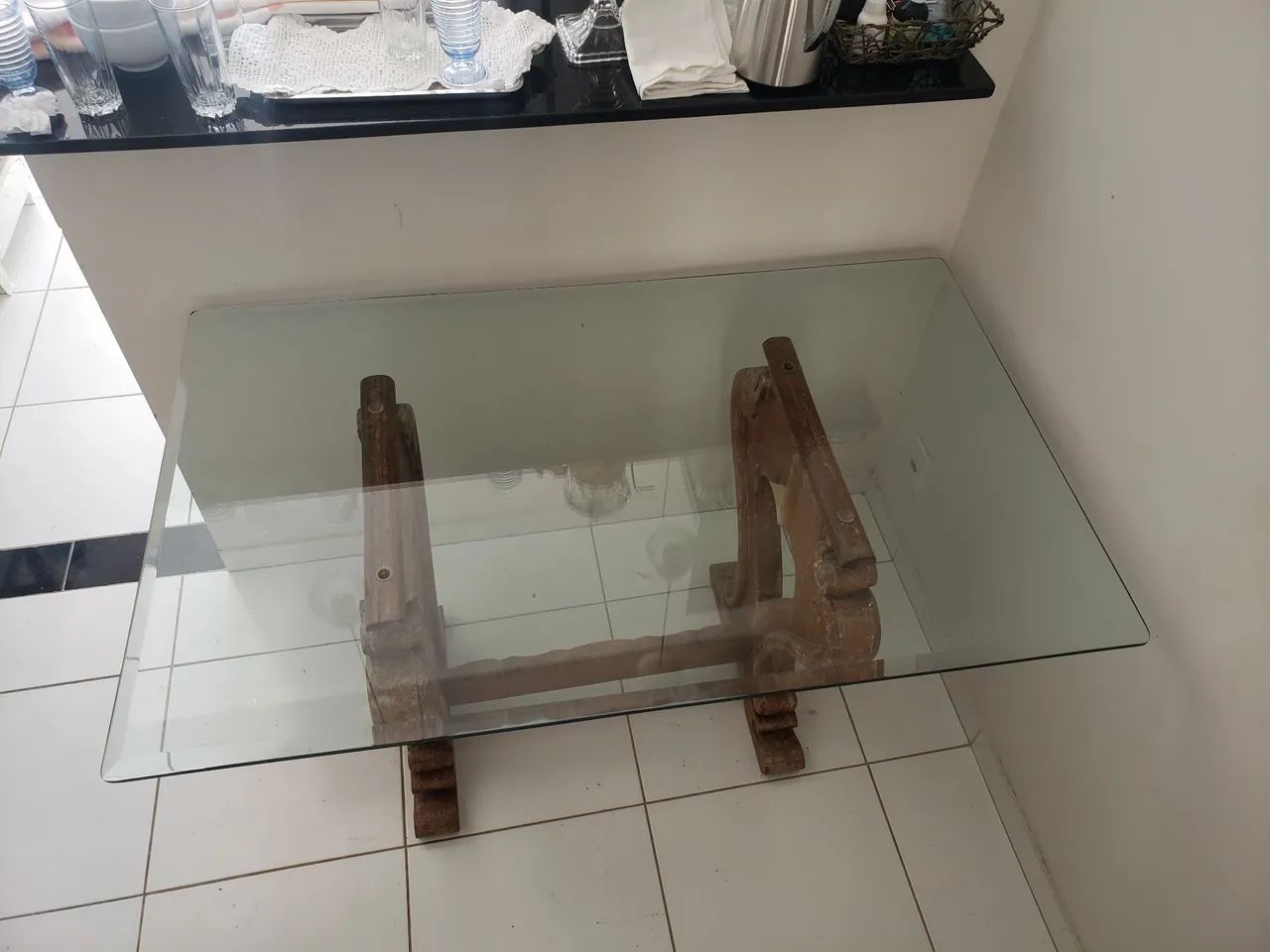 Mesa de vidro completa com pés de cerejeira - Foto 3