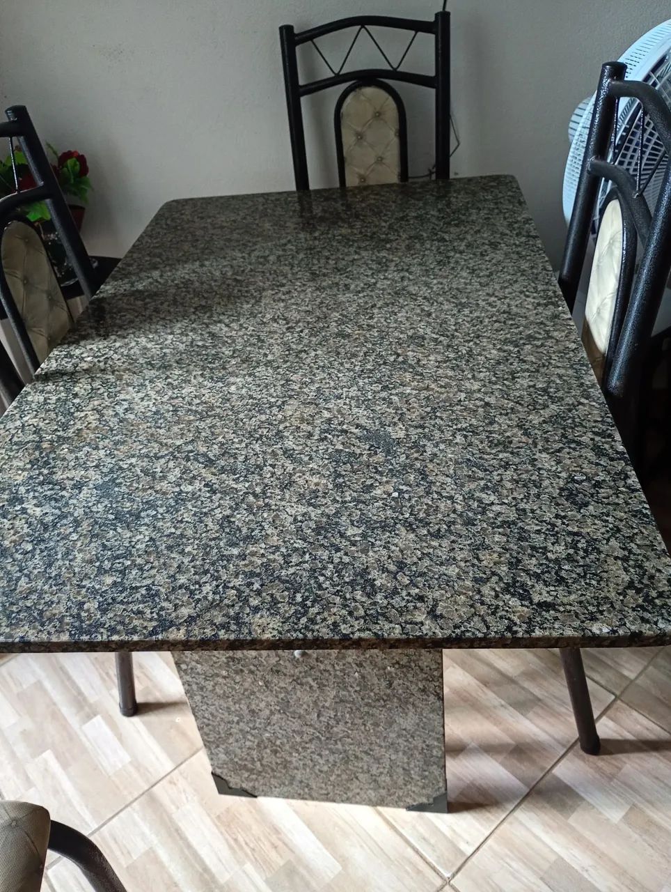 Mesa de mármore 4 cadeiras  - Foto 2
